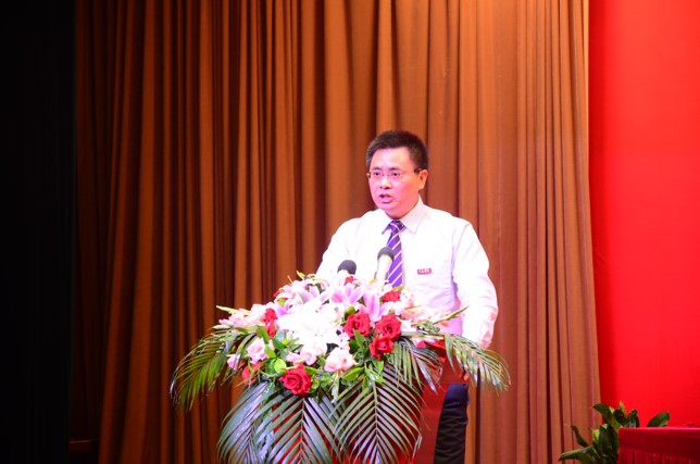 6 教师代表严玉康教授讲话.jpg